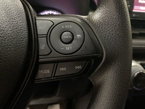 Used 2021 Toyota RAV4 XLE image 27