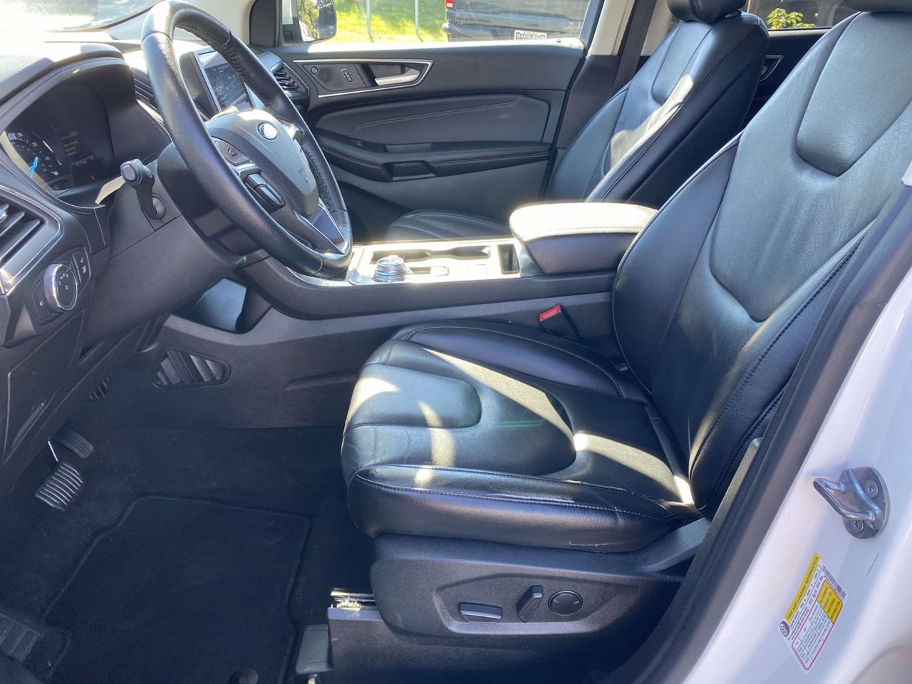 Used 2022 Ford Edge Titanium AWD/4WD image 23