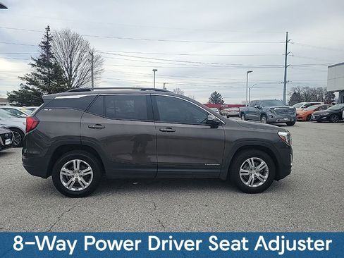 Used 2019 GMC Terrain SLE w/ Driver Convenience Package image 8