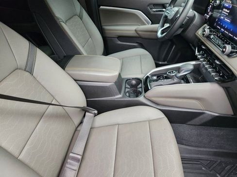 Used 2025 Chevrolet Colorado ZR2 image 19