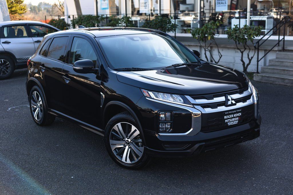 Used 2024 Mitsubishi Outlander Sport SE AWD/4WD image 2