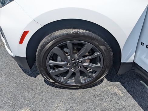 Used 2024 Chevrolet Equinox RS w/ RS Leather Package FWD image 10