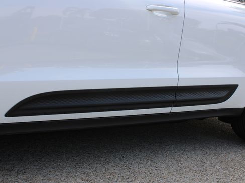 New 2026 Porsche Macan AWD/4WD image 16