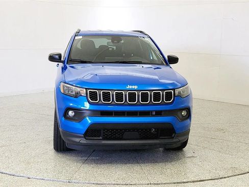 Used 2024 Jeep Compass Latitude AWD/4WD image 2