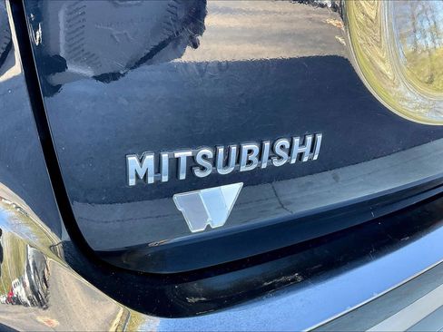 Used 2017 Mitsubishi Outlander SE AWD/4WD image 22