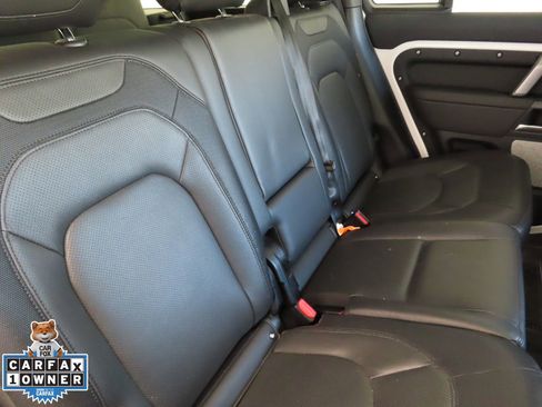 Used 2024 Land Rover Defender 130 X-Dynamic SE image 27