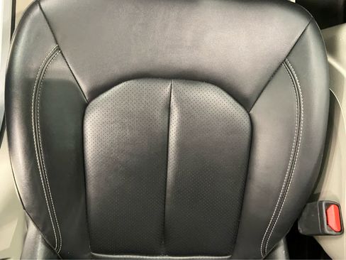 Used 2024 Chrysler Pacifica Touring-L FWD image 41