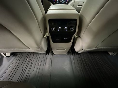 Certified 2021 GMC Acadia Denali w/ Denali Technology Package AWD/4WD image 22