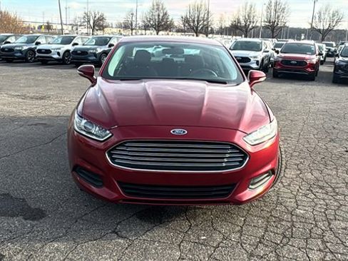 Used 2014 Ford Fusion SE image 27