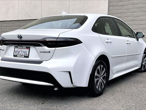 Used 2022 Toyota Corolla LE image 12