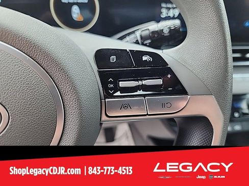 Used 2024 Hyundai Elantra SEL image 16