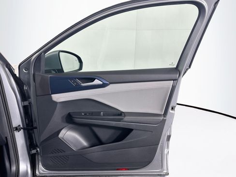 Used 2024 Volkswagen Taos SE FWD image 32