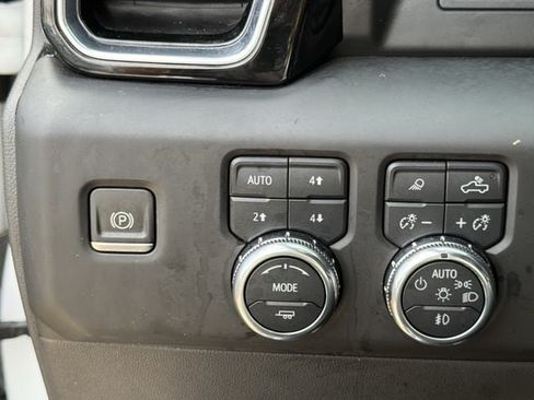 Used 2022 GMC Sierra 1500 Denali AWD/4WD image 26