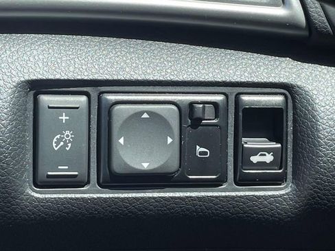 Used 2018 Nissan Sentra SV FWD image 19