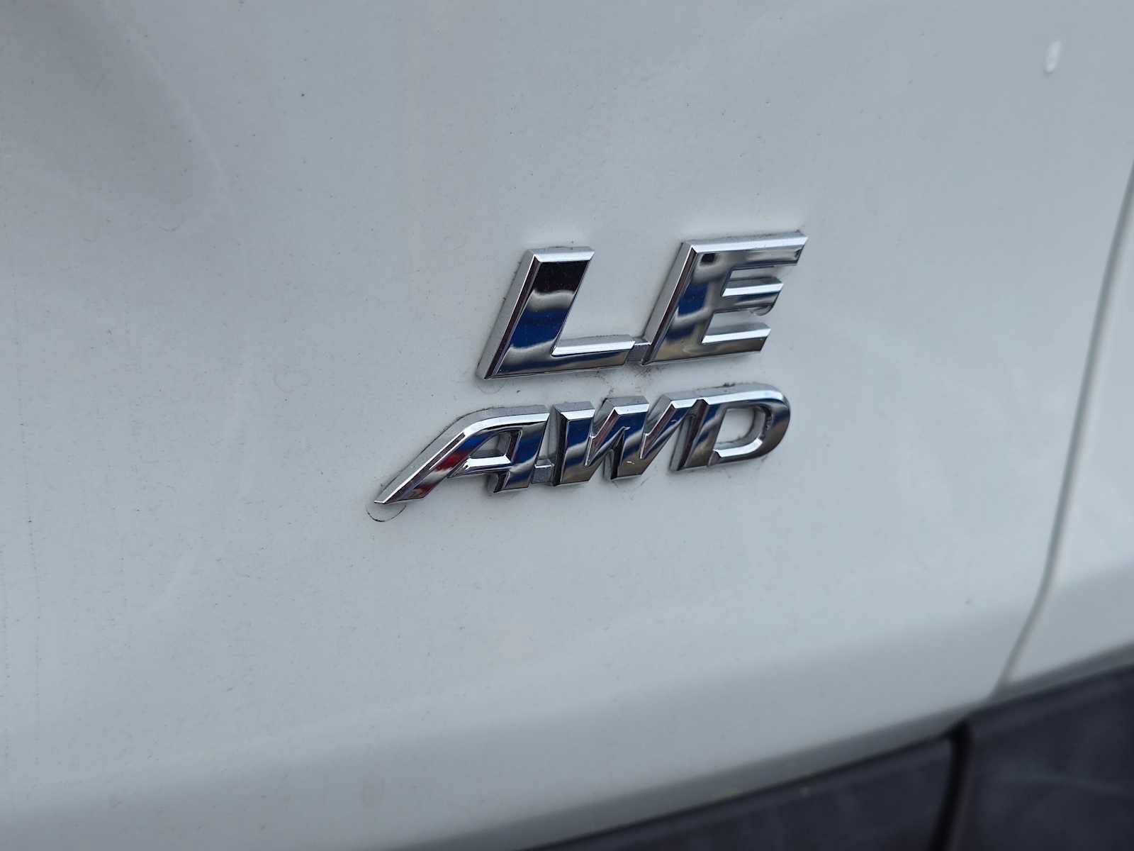 Used 2019 Toyota RAV4 LE w/ All Weather Liner Package AWD/4WD image 5