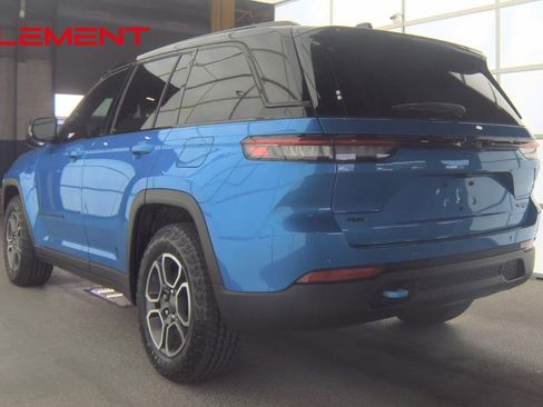 Used 2022 Jeep Grand Cherokee Trailhawk w/ Advanced Protech Group II AWD/4WD image 9