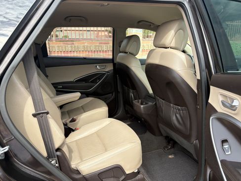 Used 2017 Hyundai Santa Fe Limited FWD image 12