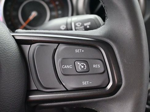 Used 2023 Jeep Gladiator Sport AWD/4WD image 16