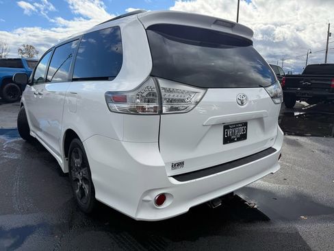 Used 2014 Toyota Sienna SE image 7
