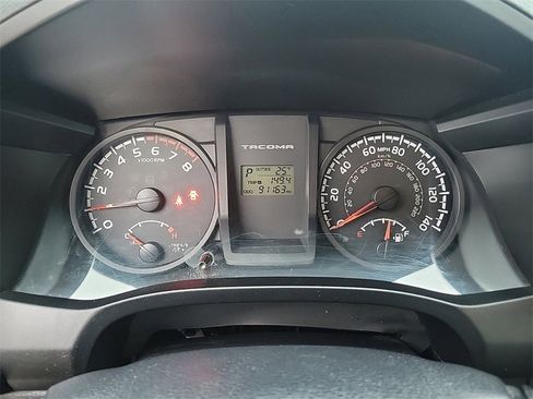 Used 2017 Toyota Tacoma SR image 23