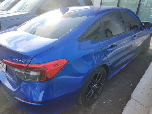 Used 2022 Honda Civic Sport image 2