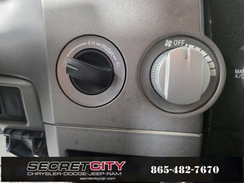 Used 2012 Toyota Tundra 4x4 Double Cab image 22