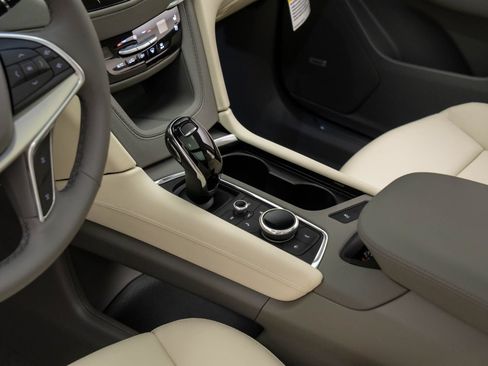 New 2026 Cadillac XT5 Premium Luxury w/ Driver Assist Package AWD/4WD image 11