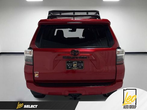 Used 2022 Toyota 4Runner SR5 RWD image 9