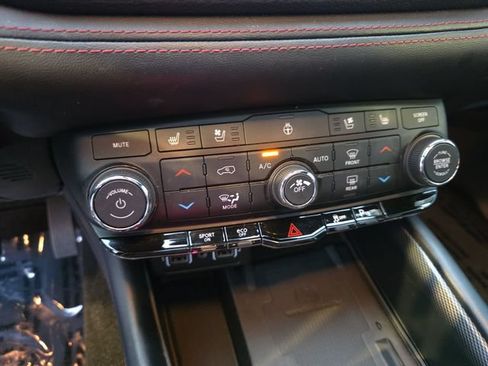 Used 2021 Dodge Durango R/T w/ Blacktop Package AWD/4WD image 24