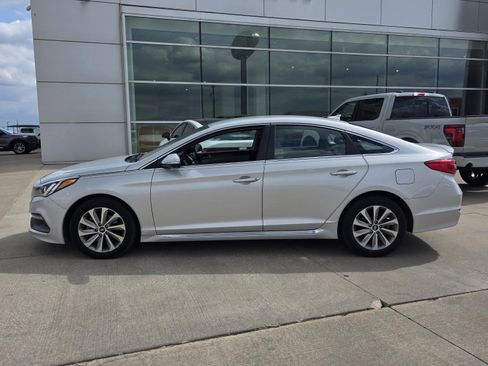 Used 2016 Hyundai Sonata Sport w/ Cargo Package FWD image 3