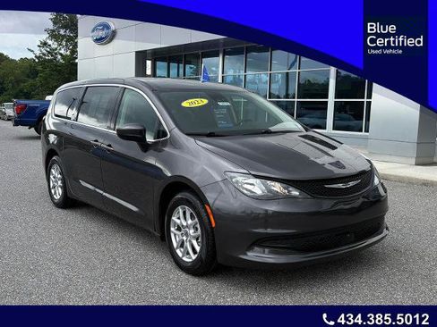 Used 2023 Chrysler Voyager LX FWD image 1