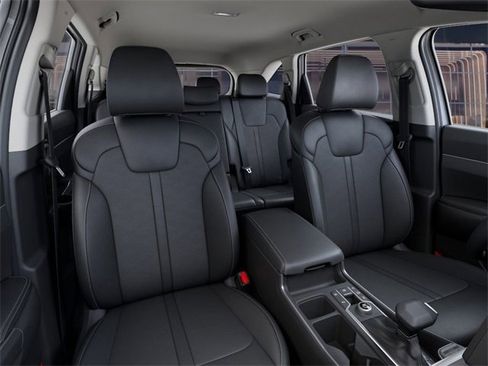 Used 2025 Kia Sorento S image 15