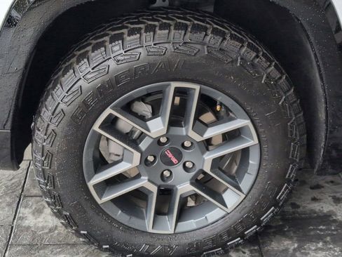 Certified 2026 GMC Terrain AT4 AWD/4WD image 25