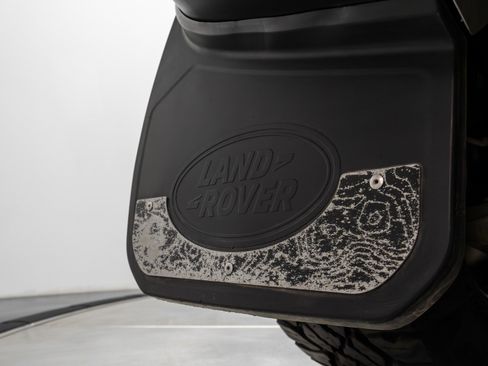 Used 2022 Land Rover Defender 110 S image 33