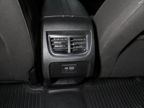 Used 2022 Chevrolet Blazer LT image 32