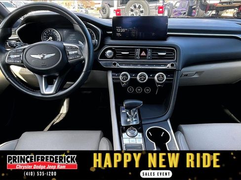 Used 2023 Genesis G70 2.0T image 11