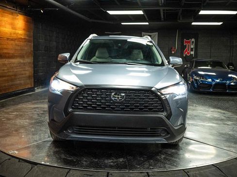 Used 2023 Toyota Corolla Cross LE w/ Moonroof Package image 4