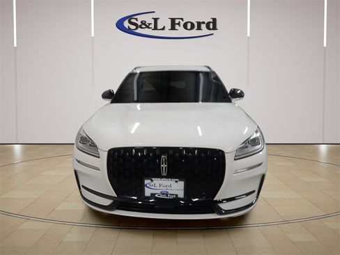 Used 2024 Lincoln Corsair Reserve w/ Jet Appearance Package image 9