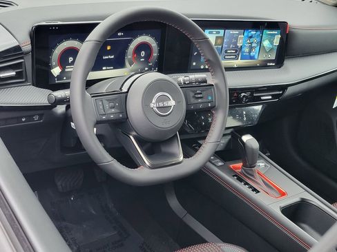 New 2026 Nissan Kicks SR w/ Illumination Package FWD image 4