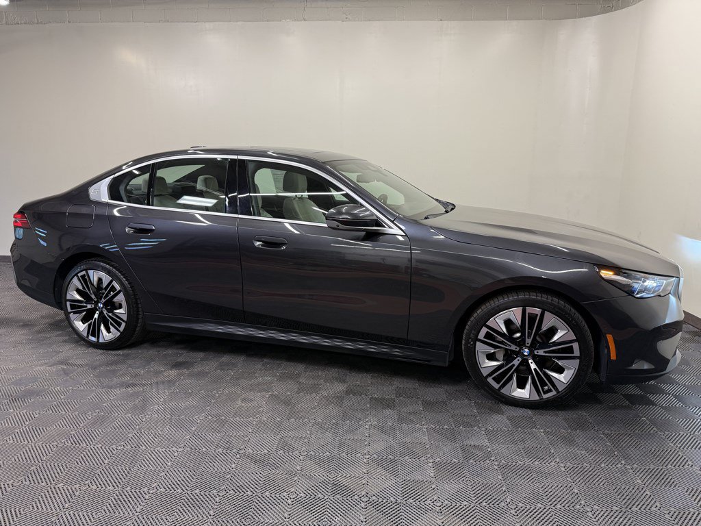 Used 2024 BMW 530i xDrive w/ Premium Package AWD/4WD image 12
