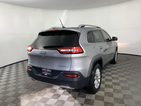 Used 2016 Jeep Cherokee Limited image 3