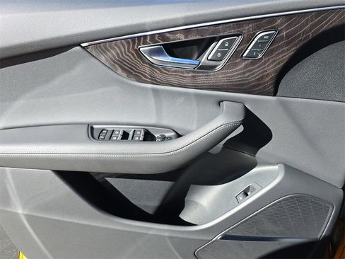 Used 2023 Audi Q8 Premium Plus image 22