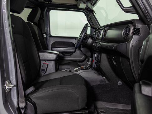 Used 2023 Jeep Wrangler Unlimited w/ Cold Weather Group AWD/4WD image 46