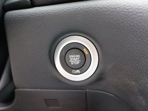 New 2026 Chrysler Pacifica Select FWD image 16