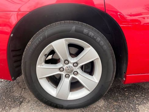 Used 2013 Dodge Charger SXT image 18