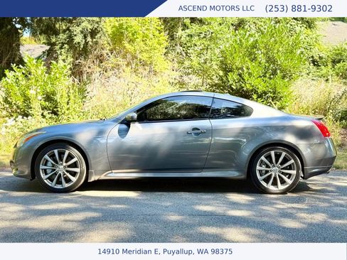 Used 2010 INFINITI G37 Sport w/ Navigation Pkg RWD image 2