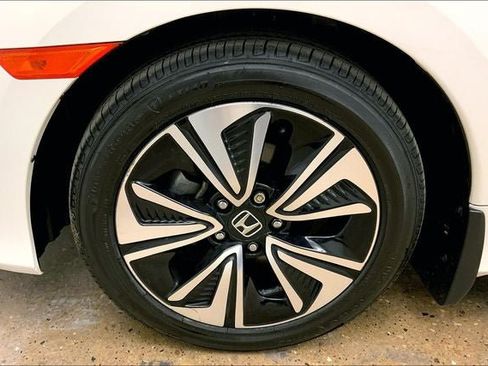 Used 2018 Honda Civic EX-T image 10