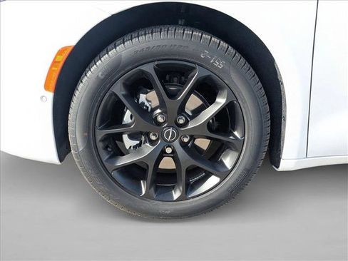 New 2026 Chrysler Pacifica Select image 10