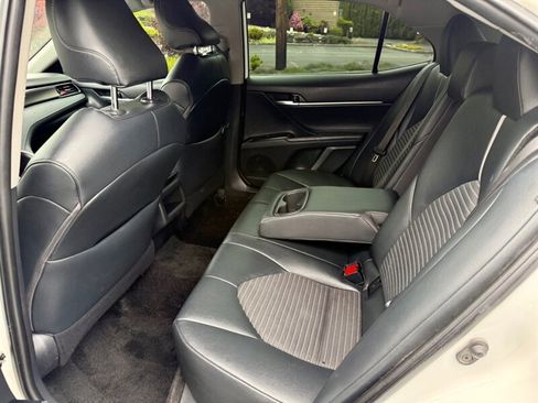Used 2019 Toyota Camry SE FWD image 10