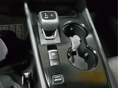 Used 2025 Nissan Rogue SV FWD image 16